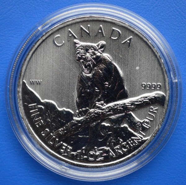 5 dollar Canada  Cougar 1 ounce 999 zilver 2012  er kunnen melk vlekjes op zitten